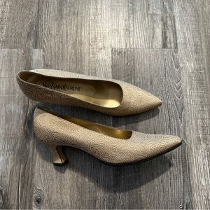 Yves Saint Laurent vintage gold swirl block heels size 8.5 Narrow